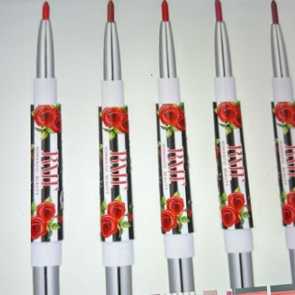 ❌SOLD OUT ❌🔥2-in-1lip duo Romantic Beauty 🔥 - Picture 2 of 11